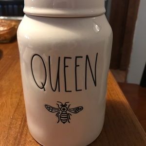 Rae Dunn queen bee canister